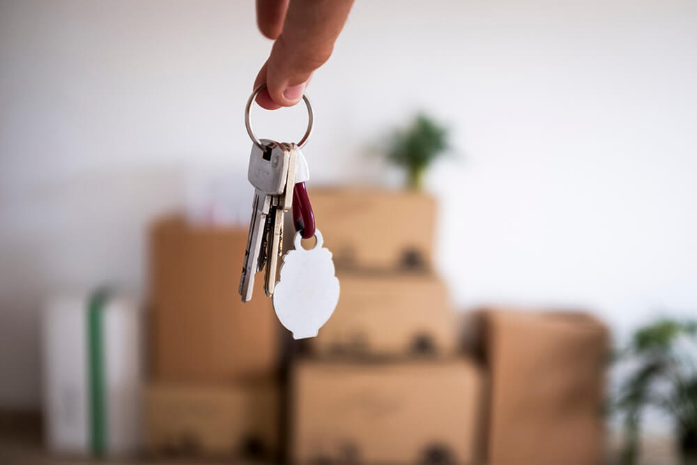 hand holding keys